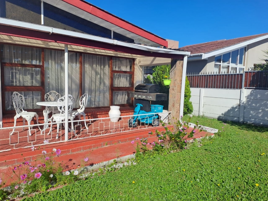 4 Bedroom Property for Sale in Morningside Eastern Cape